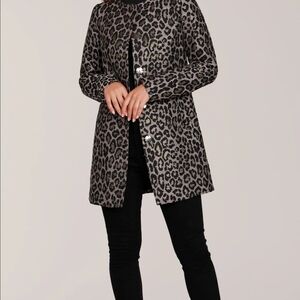 Dolce Cabo -Tailored Metallic Leopard Print Jacket Size M